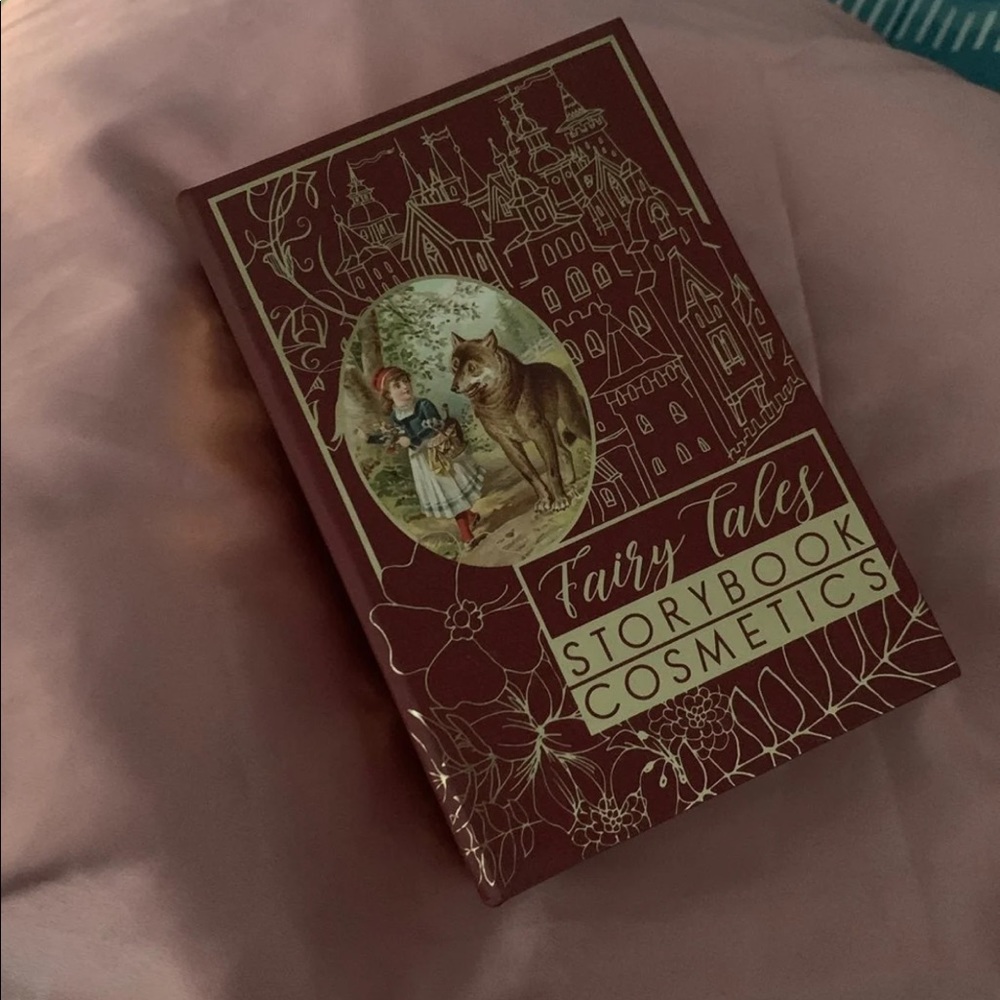 Fairy tales eyeshadow palette